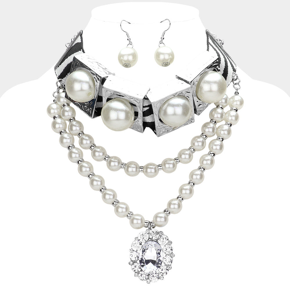 
  
  Cube, Oval, and Cluster Choker Set
  
