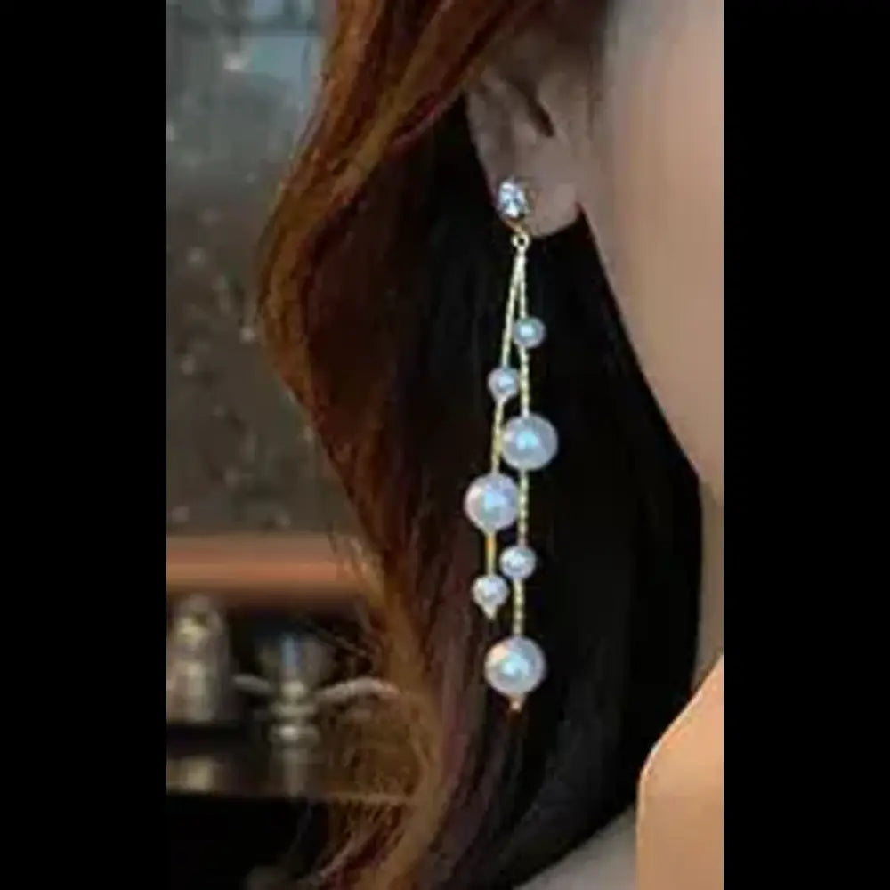 
  
  Dainty Pearl Drop
  
