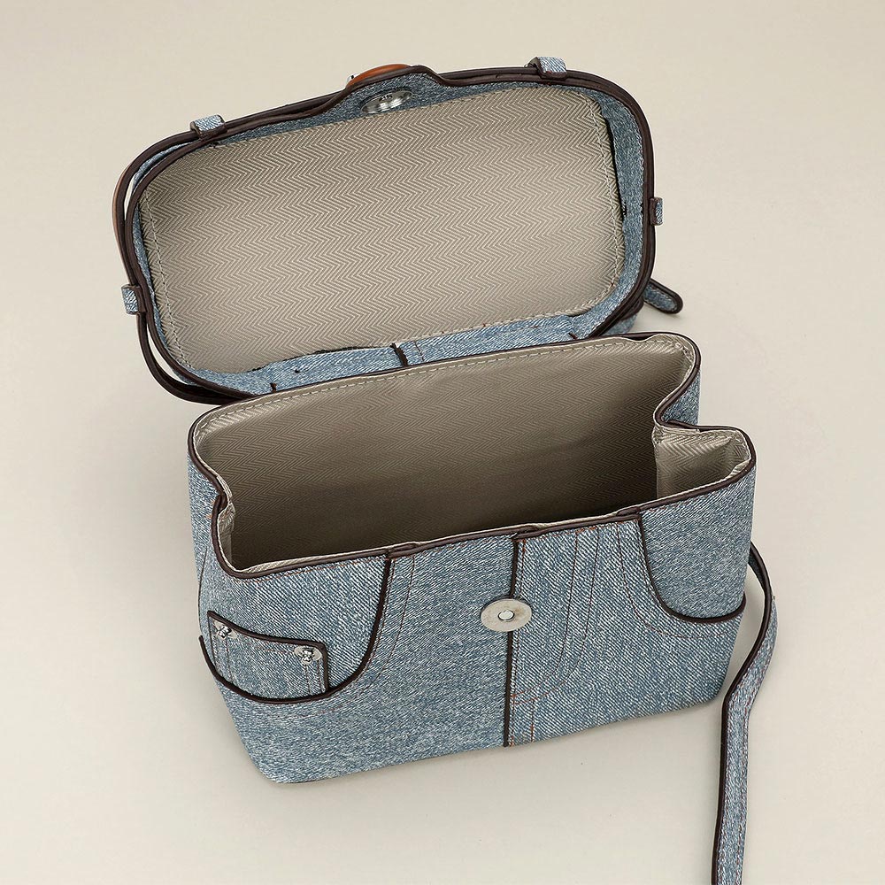 
  
  Carry Your Jeans Handbag
  
