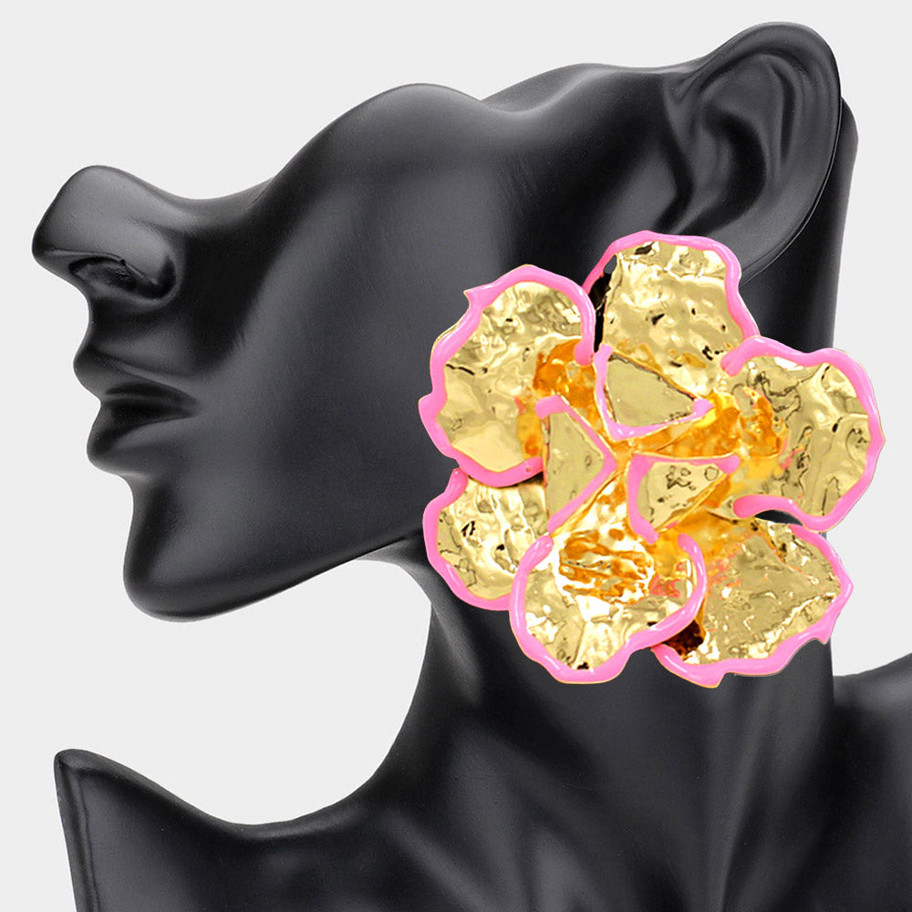 
  
  Floral Earring
  
