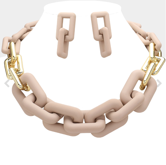 
  
  Rectangle Link Necklace
  
