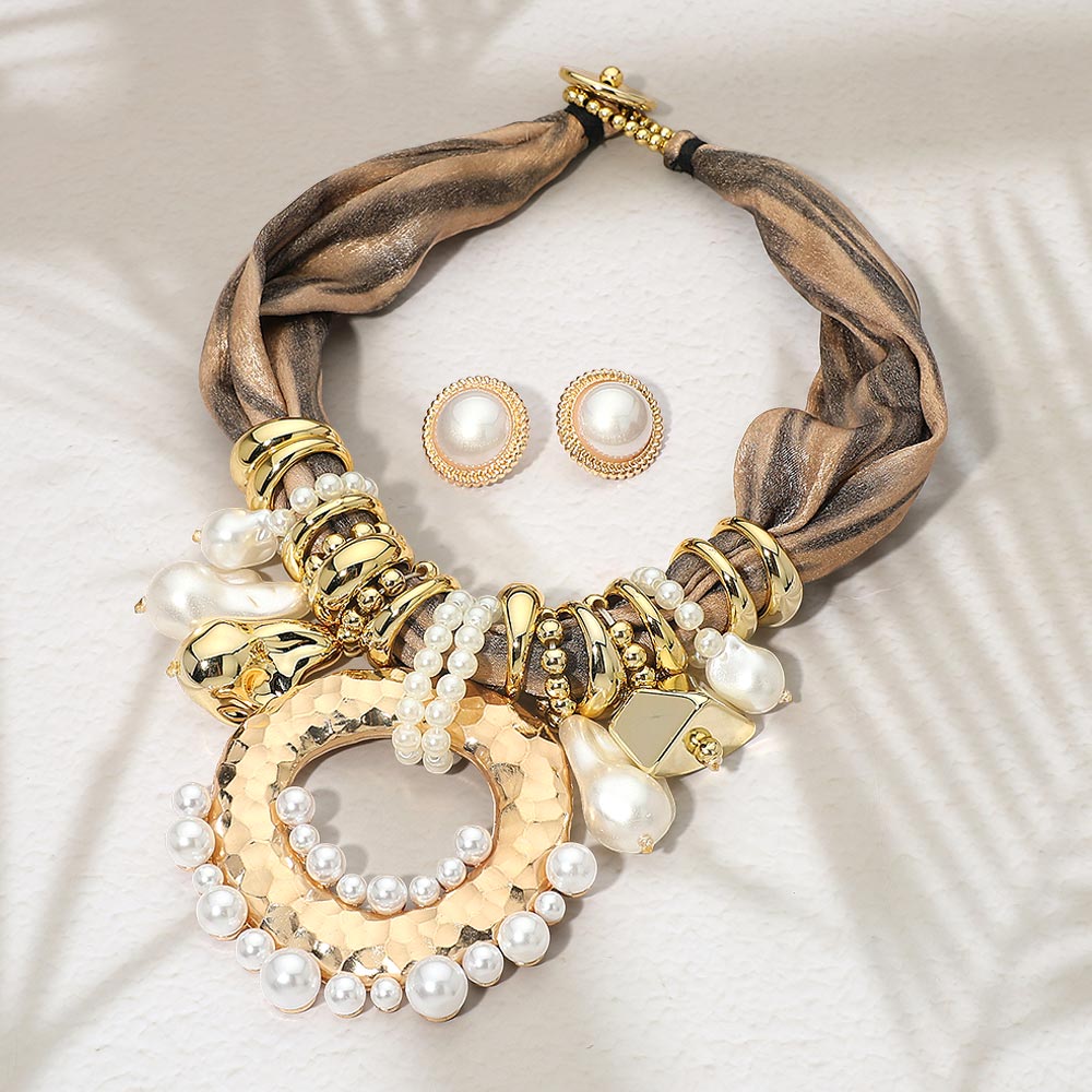 
  
  Bold Impression Necklace Set
  
