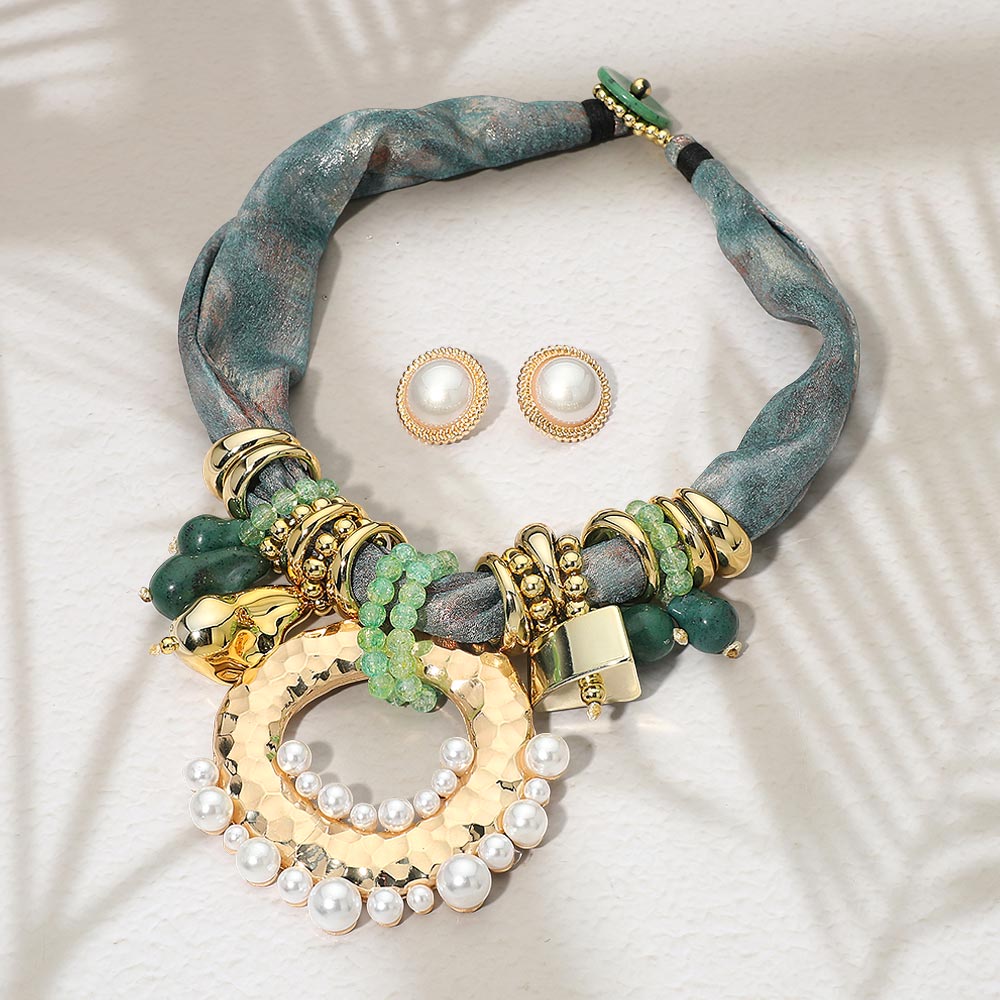 
  
  Bold Impression Necklace Set
  
