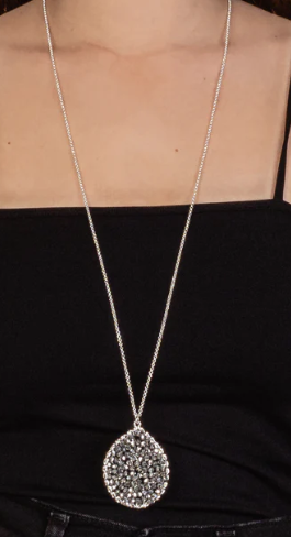 
  
  Dainty Necklace
  
