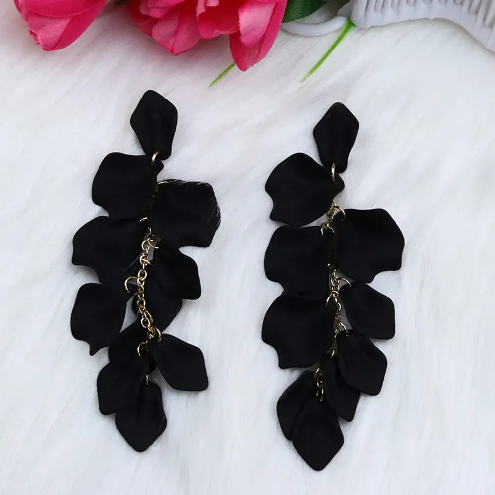 
  
  Petals Earrings
  
